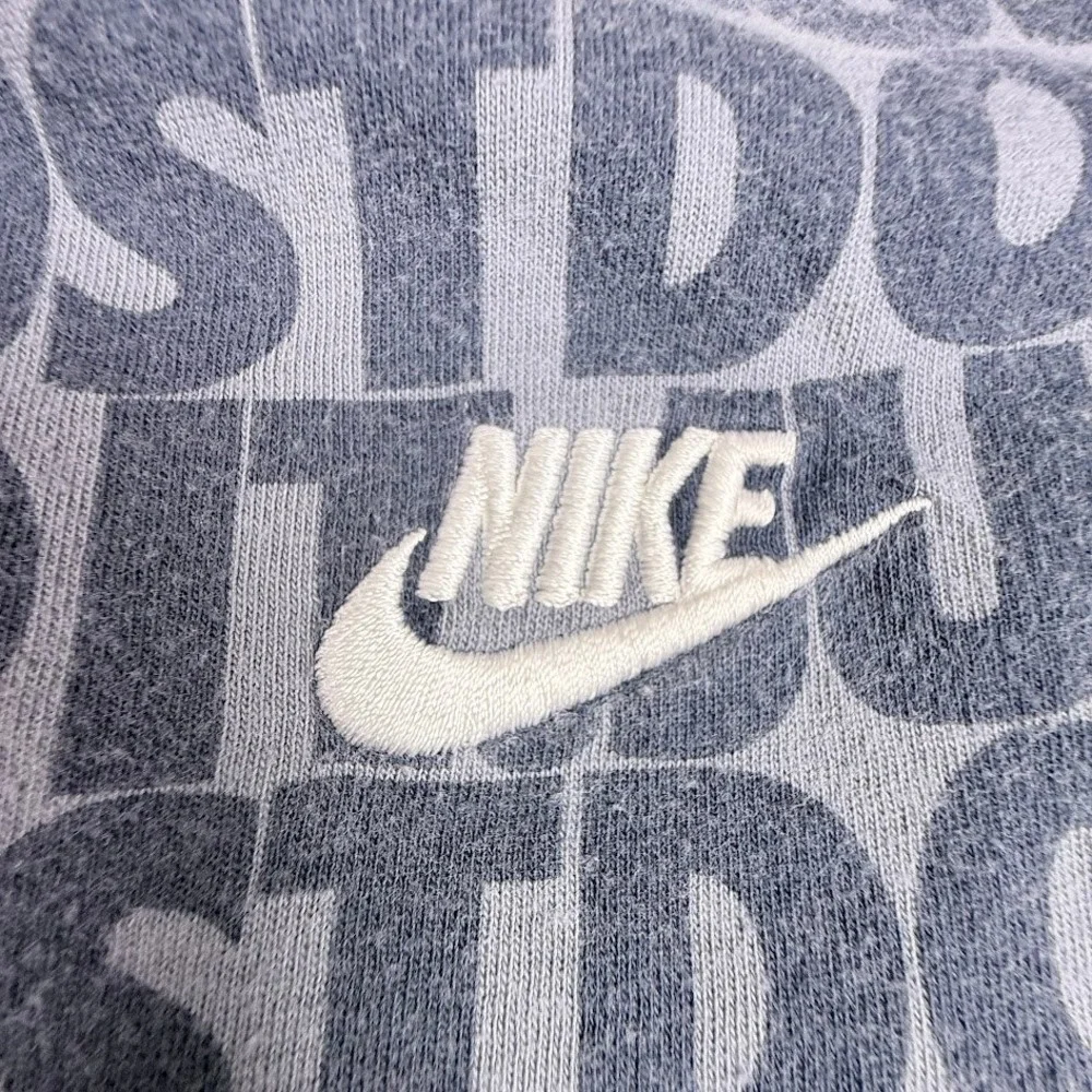 Nike Mens Just Do It All Over Print Grey Short Sleeve T-Shirt Medium Embroidered